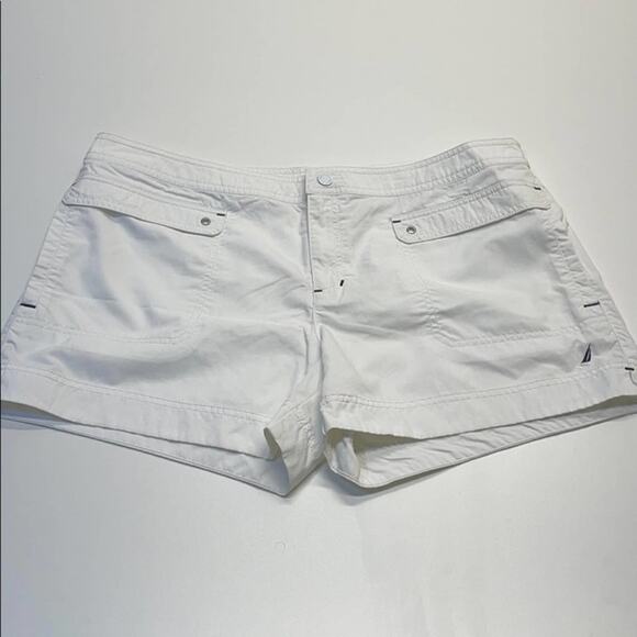 NAUTICA Men’s Large White Nylon Shorts - Picture 1 of 4